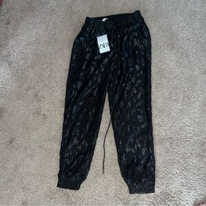 Zara Black Patterned cropped Leggings nwt xs